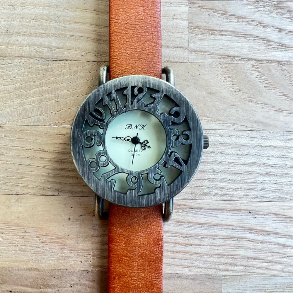 Old fashioned style steampunk ladies watch NEW BATTERY